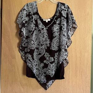 Black & White Floral Pullover Poncho Top